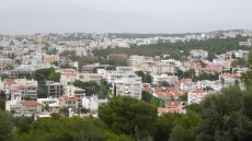 Τιμές ακινήτων: Γιατί ανεβαίνουν στο κέντρο και τα νότια και πέφτουν στα βόρεια;