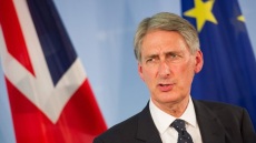 Brexit: Δεύτερο δημοψήφισμα θα προτείνει ο υπ. Οικονομικών Φίλιπ Χάμοντ