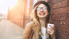 Ο καφές μας τονώνει και χωρίς να τον πιούμε