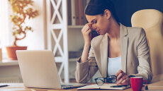 Burnout: Ποιες είναι οι πιο επικίνδυνες ηλικίες