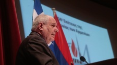 Τέρενς Κουίκ: Σιγκαπούρη, Λισαβόνα, Βουδαπέστη και τώρα... Σκόπια για τον υφυπουργό Εξωτερικών