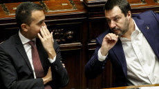 Ιταλία: Τα Πέντε Αστέρια καταγγέλλουν ότι η Λέγκα απειλεί να ρίξει την κυβέρνηση
