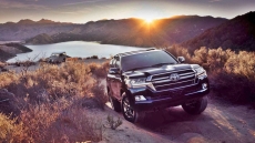 Toyota: Υβριδική γενιά η επόμενη του Land Cruiser 
