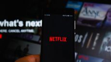 Netflix vs Ενημέρωση, σημειώσατε 1: Οι χρήστες αποζητούν έγκυρες ειδήσεις, αλλά δεν θέλουν να βάλουν το χέρι στην τσέπη