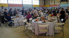 Γέμισε το Ρουφ για το πασχαλινό γεύμα αγάπης του Δήμου Αθηναίων