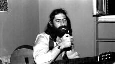 «Ελάτε μαζί μας μια βόλτα»: Το ανέκδοτο αρχείο του Νικόλα Άσιμου σε μία έκθεση 