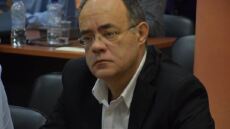 Χίος: Ιερέας πέταξε κέρματα σε βουλευτή του ΣΥΡΙΖΑ