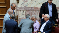 Εμφύλιος στον ΣΥΡΙΖΑ για τις τροπολογίες με τα ρουσφέτια