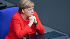 Die Welt: Η Μέρκελ επιστρέφει στο Βερολίνο «τριπλά ταπεινωμένη»