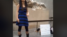 Hellena στο ΘΕΜΑ 104,6: Συγκινήθηκα τραγουδώντας στο Βρετανικό Μουσείο για τα Γλυπτά του Παρθενώνα