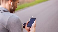 Το κόλπο που μειώνει κατά 66% τον κίνδυνο για την καρδιά και κατά 44% για τα οστά