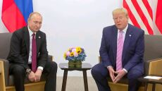 Τραμπ κάνει «πλάκα» στον Πούτιν: Μην αναμιχθείτε στις εκλογές μας!