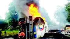 Νιγηρία: Έκρηξη πετρελαιοφόρου αφήνει δεκάδες νεκρούς και τραυματίες