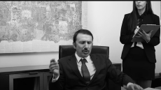 Τα «σπάει» το προεκλογικό σποτ του Φώτη Καρύδα