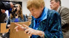 Η επιζήσασα του Μένγκελε Εύα Κορ πέθανε στην ετήσια επίσκεψή της στο Άουσβιτς