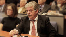 Ρόλο άτυπου συμβούλου του Χρυσοχοΐδη αναλαμβάνει ο Φώτης Νασιάκος 