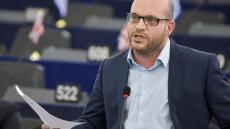 Ιταλία: Νέος υπουργός Ευρωπαϊκών Υποθέσεων αναλαμβάνει ο ευρωσκεπτικιστής Λορέντσο Φοντάνα