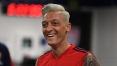 Οζίλ: «Αυτός είναι ο λόγος που έβαψα τα μαλλιά μου»