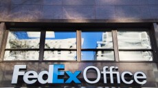 Το Πεκίνο κατηγορεί τη FedEx ότι «παρακράτησε» περισσότερα από 100 δέματα που συνδέονται με τη Huawei