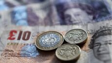 Βρετανία: Θετική αντίδραση των αγορών στο «exit» της Λιζ Τρας – Πέφτουν οι αποδόσεις, ανεβαίνει η λίρα