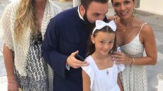 Η Αλεξάνδρα Πασχαλίδου βάπτισε στην Ύδρα την 11χρονη κόρη της