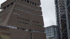 Πινακοθήκη Λονδίνου: Με ψυχολογικά προβλήματα ο 17χρονος που έσπρωξε το παιδί από τον 10ο όροφο