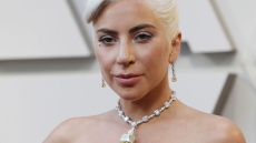 H Lady Gaga δωρίζει χρήματα για σχολεία στο Ελ Πάσο, το Ντέιτον και το Γκιλρόι