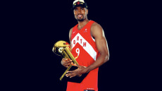 Σπουδαία κίνηση για τους Μπακς που πήραν τον Ιμπάκα από τους Κλίπερς