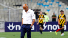 Σε περιδίνηση η ΑΕΚ: «Ξένο σώμα» ο Καρντόσο - Σε αναζήτηση προπονητή ο «Δικέφαλος»