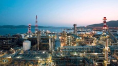 Οι εισαγωγές αργού πετρελαίου από τη Ρωσία είχαν διακοπεί πριν από το εμπάργκο, τονίζουν τα  ελληνικά διυλιστήρια