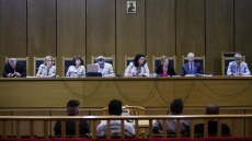 Τριμελές Πλημμελειοδικείο: Φυλάκιση 4 μηνών σε Παναγιώταρο, Μπαρμπαρούση για τους πυροβολισμούς στην κηδεία Ντερτιλή