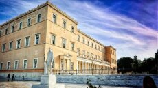 Υπόθεση Novartis: Έφτασε στη Βουλή η δικογραφία