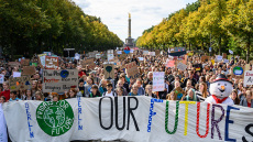 Παγκόσμια «απεργία» για το κλίμα