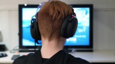 Τι βλέπουν τα παιδιά και όχι ο χρόνος μπροστά στις οθόνες παίζει ρόλο