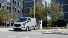 Τα πάντα για το υβριδικό Ford Transit