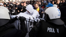 Πολωνία: Συμπλοκές αστυνομίας και ακροδεξιών που προσπάθησαν να εμποδίσουν το Gay Pride