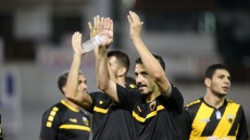 Επιφυλακτική η ΑΕΚ για Σιμόες και Ολιβέιρα στην Λάρισα