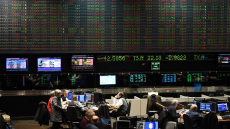 10ετές ομόλογο: Πάνω από 7,6 δισ. ευρώ οι προσφορές – Θεσμικοί επενδυτές το 87,2% των αγοραστών