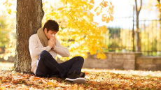 Επτά τρόποι να αντιμετωπίσετε τις φθινοπωρινές αλλεργίες