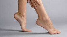 Φλεβική ανεπάρκεια και κιρσοί: Οι ασκήσεις που βοηθούν και τα σπορ που βλάπτουν