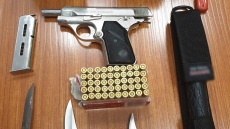 Συνελήφθη χούλιγκαν για την επίθεση στου Ρέντη - Βρέθηκε «οπλοστάσιο» στο σπίτι του