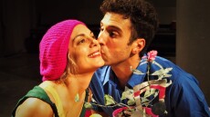 «Πάει έρχεται» θέατρο με χορό και ζωντανή μουσική για θεατές από 1,5 ετών