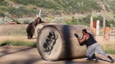 To Discovery Channel φέρνει μία σειρά... αλλιώτικη: Άνθρωπος εναντίον αρκούδας και όποιος αντέξει!