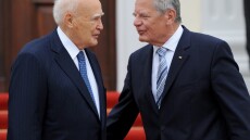 Γκάουκ: Αναγκαίο να εμπνεόμαστε από προσωπικότητες όπως ο Κάρολος Παπούλιας