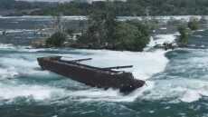 Καταρράκτες του Νιαγάρα: Πλοίο που είχε «κολλήσει» μετακινήθηκε ύστερα από... έναν αιώνα! 