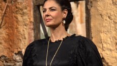 Η Βερόνικα Αργέντζη στη θεατρική σκηνή λίγο μετά τον θάνατο του συζύγου της 