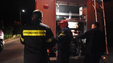 Θεσσαλονίκη: Φωτιά σε διαμέρισμα στη Σταυρούπολη – Ένας πυροσβέστης και μια γυναίκα με εγκαύματα στο νοσοκομείo