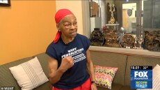 ΗΠΑ: Κλέφτης βρήκε το μάστορά του από 82χρονη που του έσπασε τραπέζι στο κεφάλι