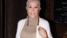 Ζωή Λάσκαρη: Στο φως σπάνια φωτογραφία στο μαιευτήριο να ταΐζει τη νεογέννητη κόρη της 