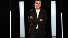 Ο Άγγελος Μπράτης μίλησε ανοιχτά: «Τα media δεν ενδιαφέρονται για μένα επειδή είμαι gay»